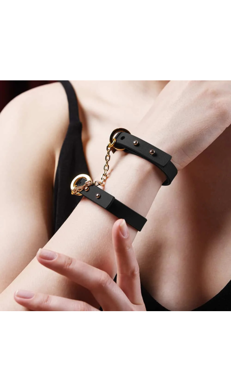 <p>Leather Thin UPKO Bracelets Black<br></p>