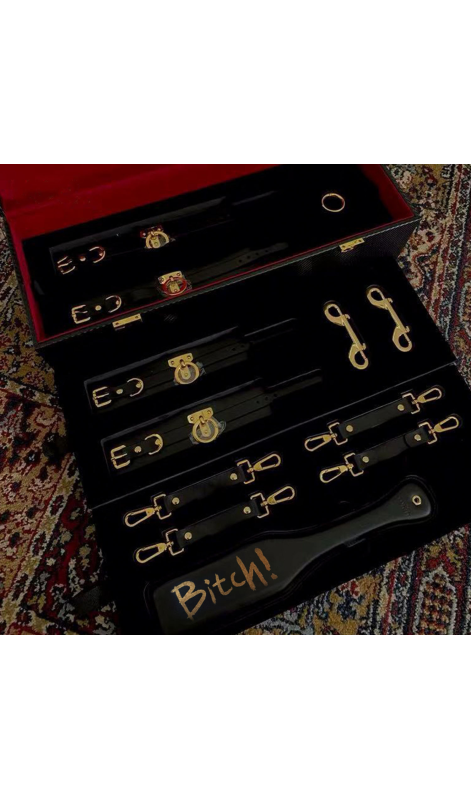 <p>Luxury Italian Leather UPKO Bondage Tools Set with Case - Black<br></p>